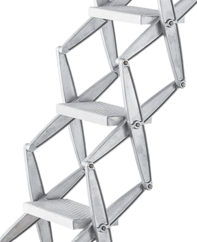 Heavy duty aluminium retractable ladder