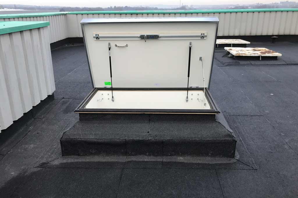 Supreme Flat Roof Hatch with Heavy Duty Loft Ladder Supreme Flat Roof Hatch with Heavy Duty Loft Ladder